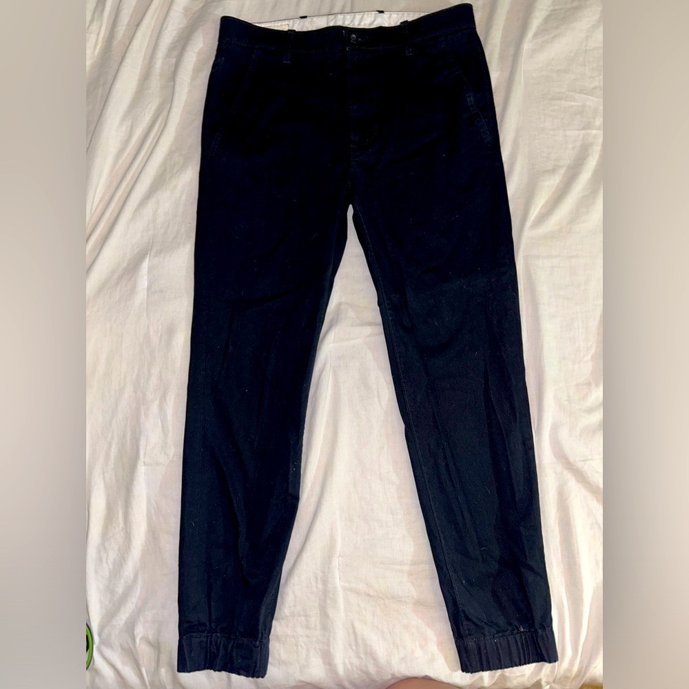 NWOT Men’s Levi’s Chino Joggers. Black 32x32.